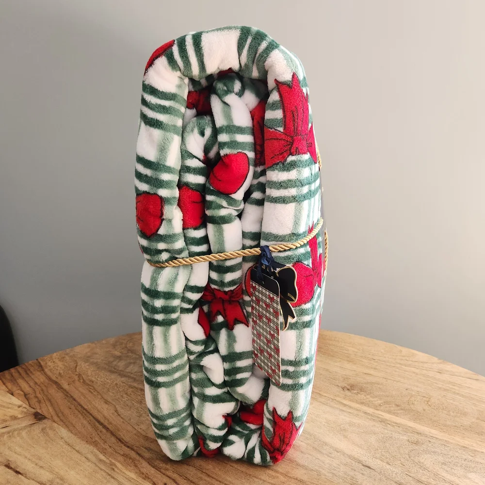 Rachel Roy Flannel Plush Christmas Green Plaid and Red Bow Blanket NWT